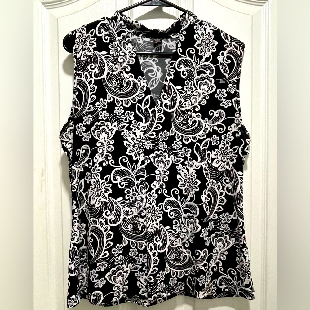 Women’s blouse, sleeveless size L